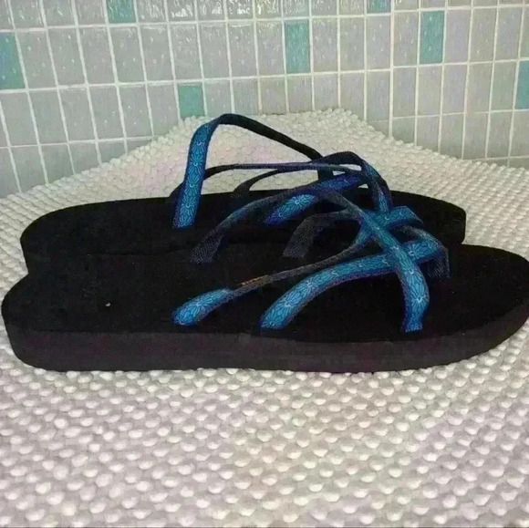 Teva Multi Strap Padded Sole Slip on Sandals Black and Blue. Size 10. Previously - Picture 7 of 11
